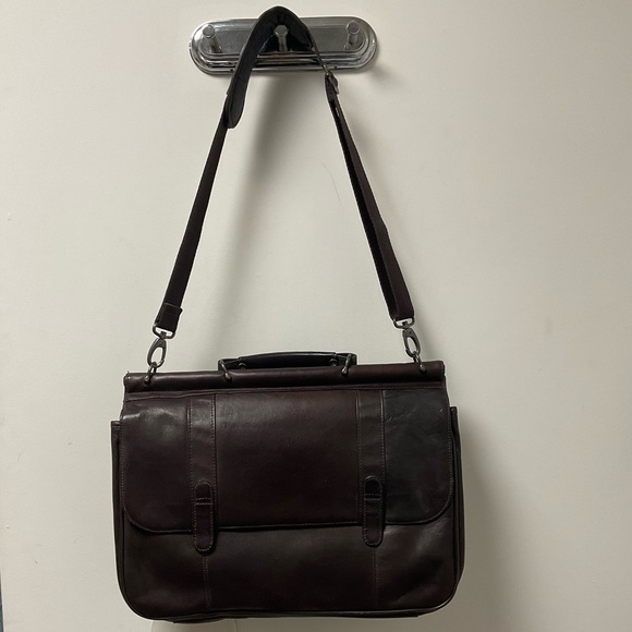 Solo Genuine Leather Multi Pocket Padded Computer Pocket Shoulder Crossbody Bag! - Picture 2 of 16